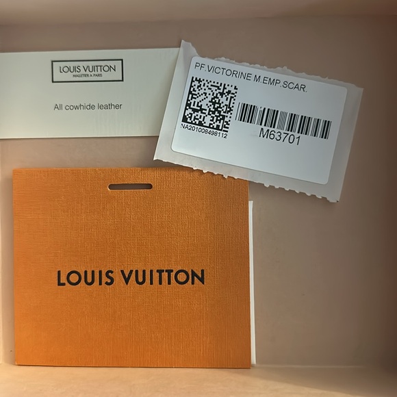 Louis Vuitton Victorine Wallet - Picture 8 of 8